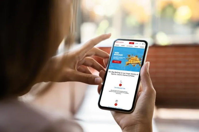 Tricks to stay safe when gambling using your mobile. Photo 1