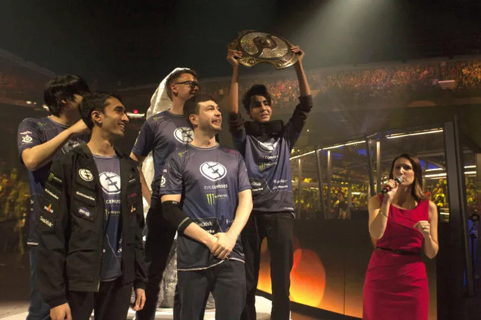 Bükreş Yolu - Evil Geniuses. Photo 3