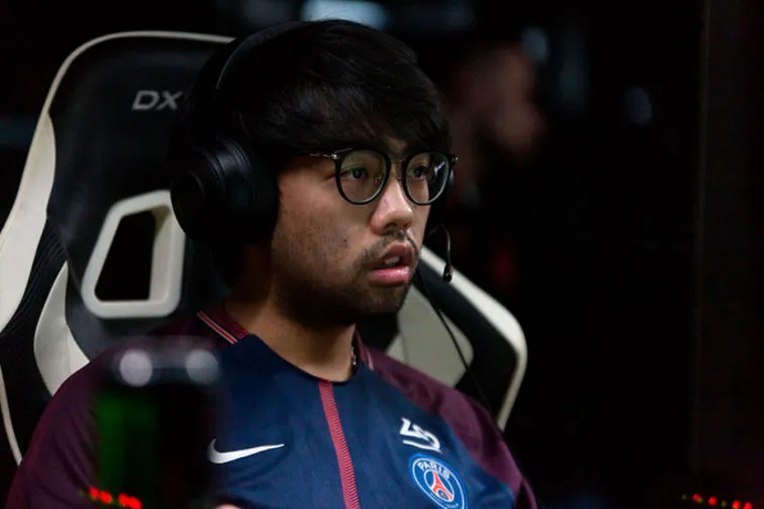 Estrada para Bucareste - Elephant. Photo 3