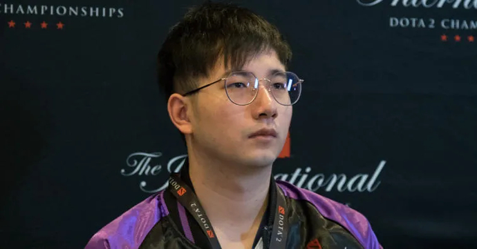 The road to Bucharest — Elephant . Photo 1