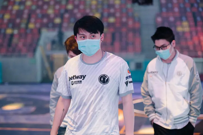 Решафлы в топовых командах после The International 10 - первая часть! . Фото 9