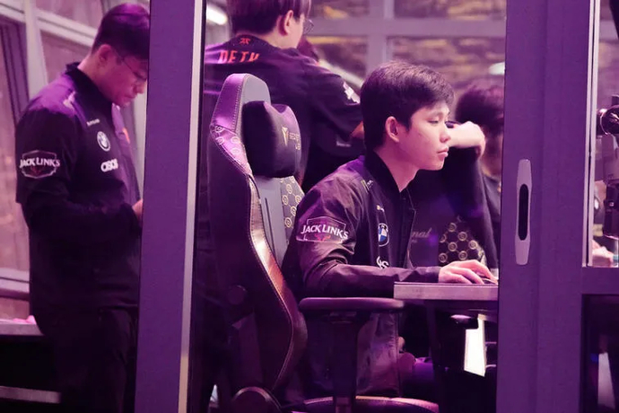 Перестановки в командах-участницах The International 10 - вторая часть! . Фото 4