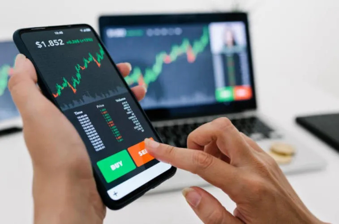 12 Best Cryptocurrency Apps in 2023: for Traiding, Exchanges, NFT-games. Photo 14