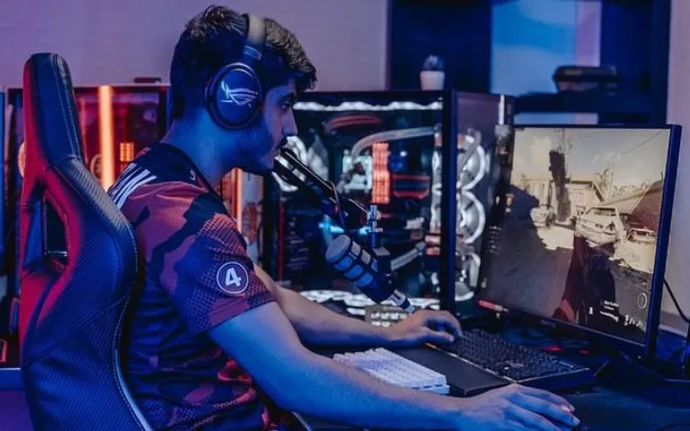 Game On, Fax In: Enhancing eGamer Collaboration with Modern Tech 1