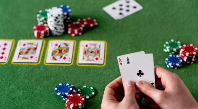 Poker w XXI wieku: od emocji przy stole po zaawansowane strategie online 1