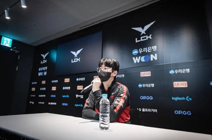 Zeus erzählte, warum T1 im Kampf gegen NS RedForce auf der zweiten Karte verlor. Foto 1