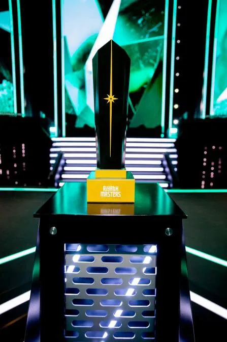 Spectacular Kickoff at Riyadh Masters: Faith_bian Takes Center Stage with Trophy in Hand!. Photo 1