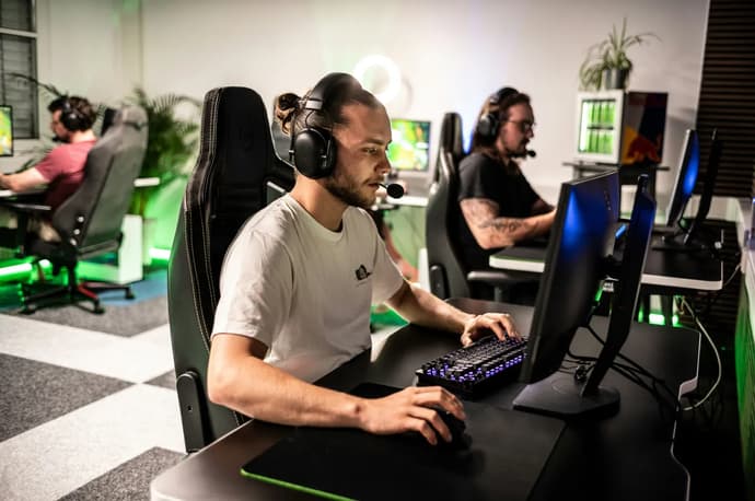 How Esports Broadcasting Is Shaping the Future of Digital Entertainment