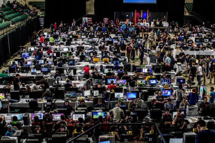 Espor dünyasındaki hayır kurumları Espor dünyasındaki hayır kurumları