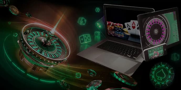 Çevrimiçi slot makinelerine karşı karasal slotlar - neden eski seçeneği seçmelisiniz?