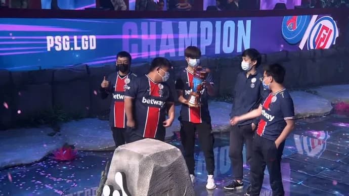 Estrada para Bucareste - PSG.LGD