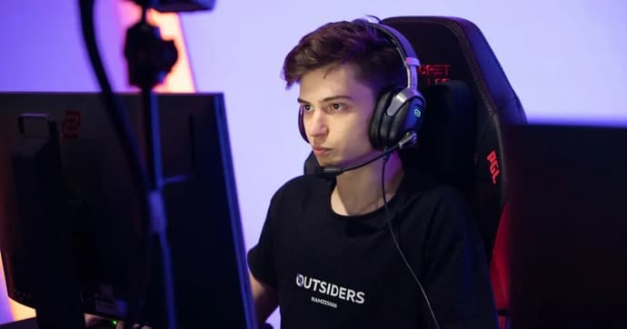 The International 11 (Last Chance Qualifier): Outsiders - favori!