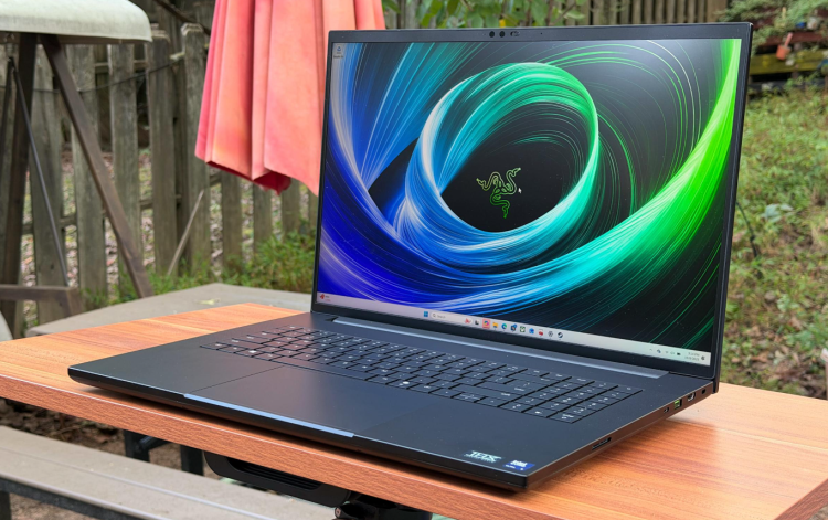 Razer Blade 18 (2025)